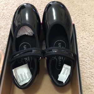 New girls tap shoes in black patent. Size 12.5 C